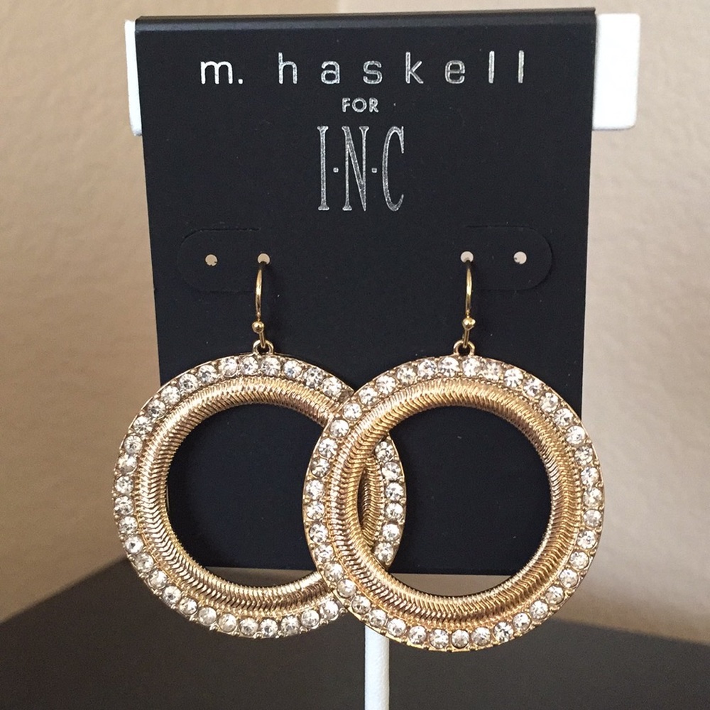 Gold fashion earrings